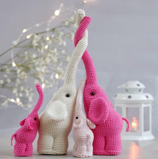 Happy elephant family Crochet Pattern