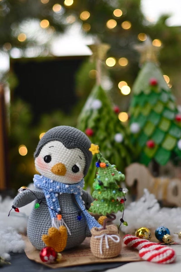 Crochet pattern for Penguin Pin the christmas toy