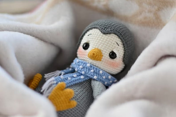 Crochet pattern for Penguin Pin the christmas toy