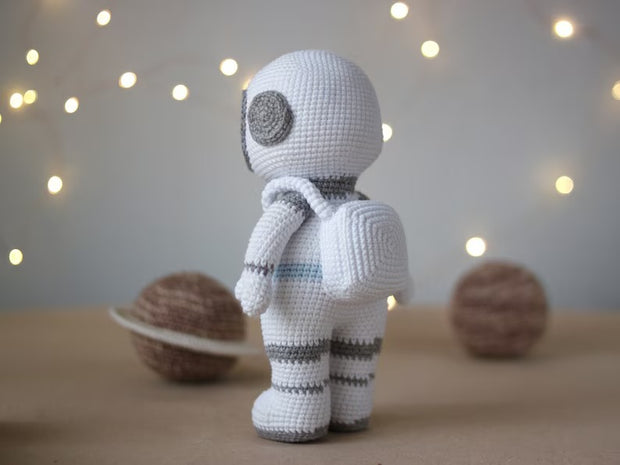ASTRONAUT crochet pattern