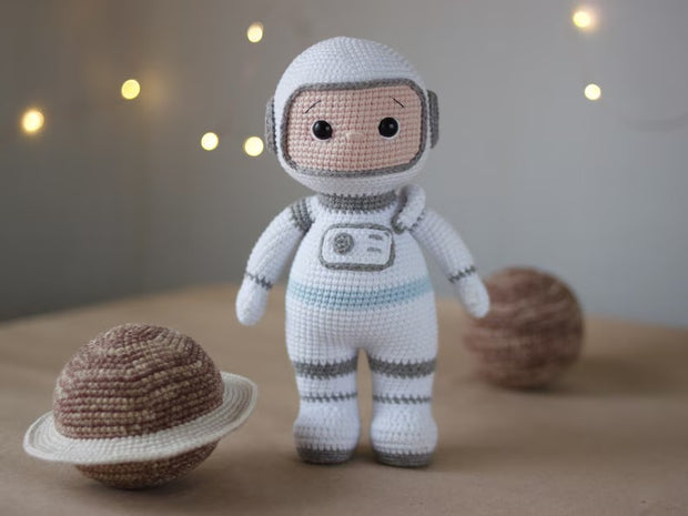 ASTRONAUT crochet pattern