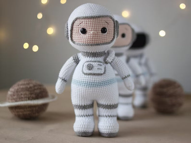 ASTRONAUT crochet pattern