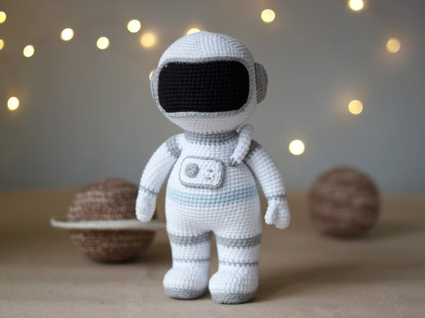 ASTRONAUT crochet pattern