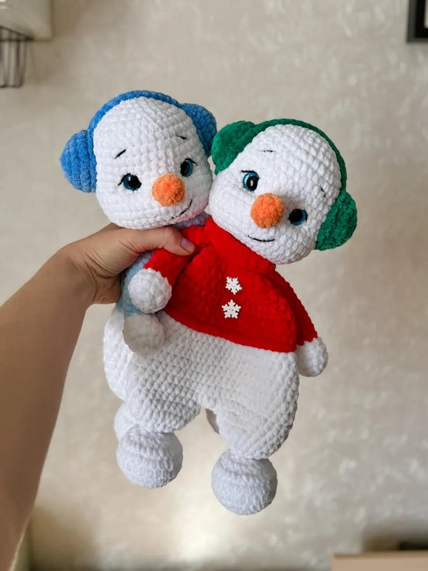 Crochet snowman snuggler