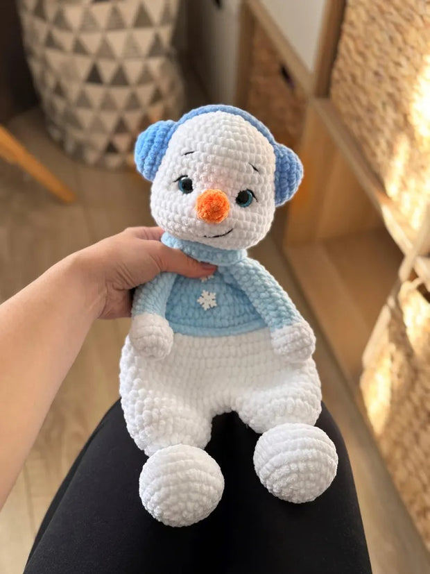 Crochet snowman snuggler