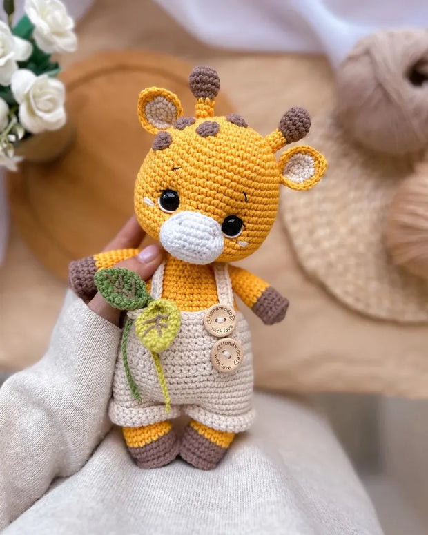 Giraffe and overalls CROCHET PATTERN