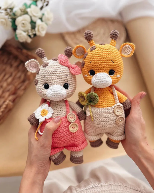 Giraffe and overalls CROCHET PATTERN