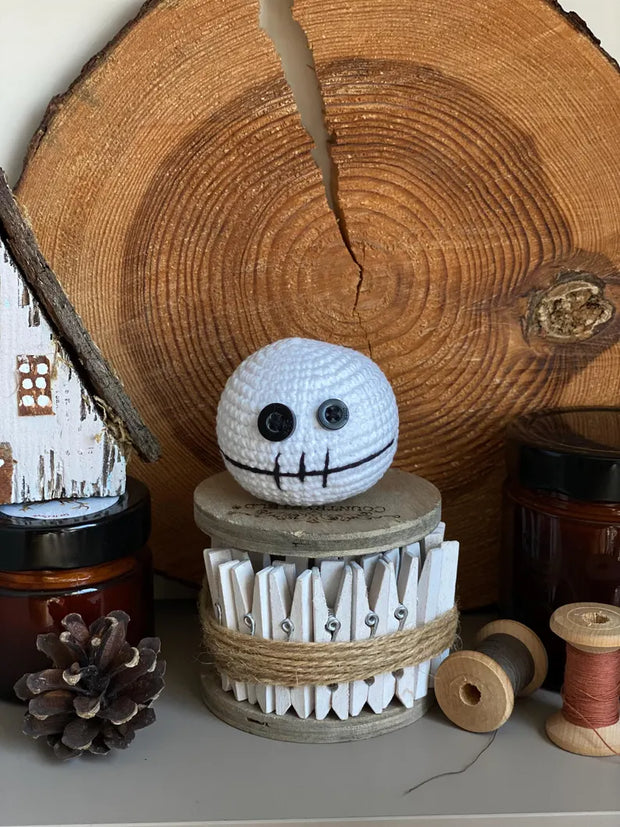 Crochet pattern creepy Halloween garland