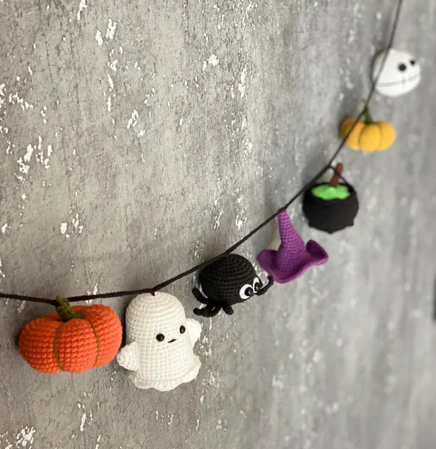 Crochet pattern creepy Halloween garland