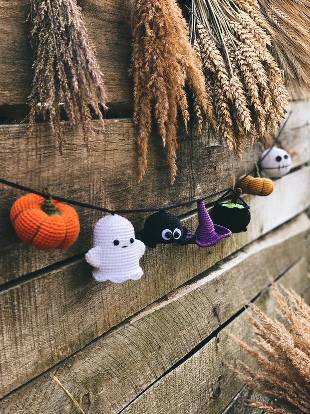 Crochet pattern creepy Halloween garland