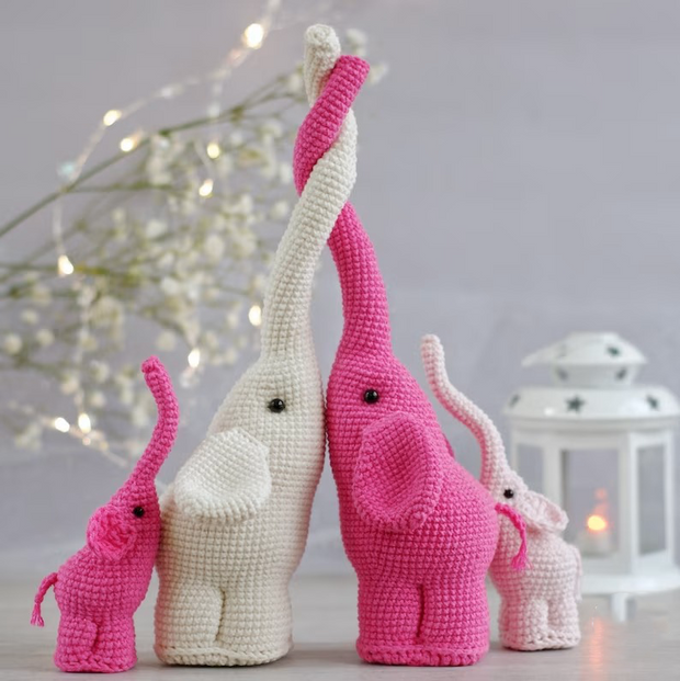 Happy elephant family Crochet Pattern